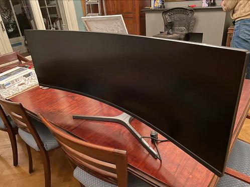Samsung C49RG90 ultra wide curved QLED monitor