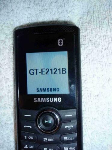 Samsung E2121b Black camera en Bluetooth