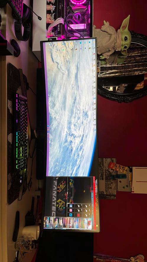 Samsung Full Curved Ultrawide Gaming monitor 49 inch