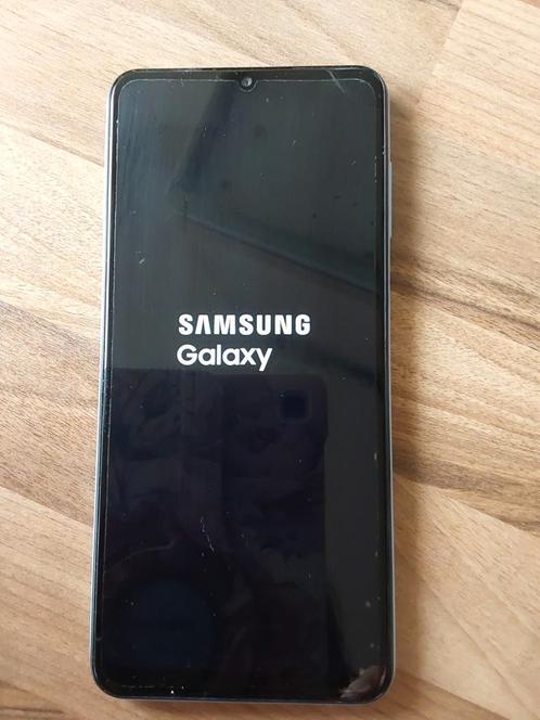 Samsung Galaxy A13 (lichtblauw) met 3 hoesjes