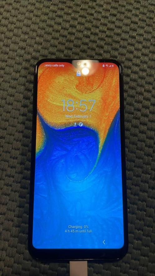 Samsung Galaxy A20e met screen protector en lader