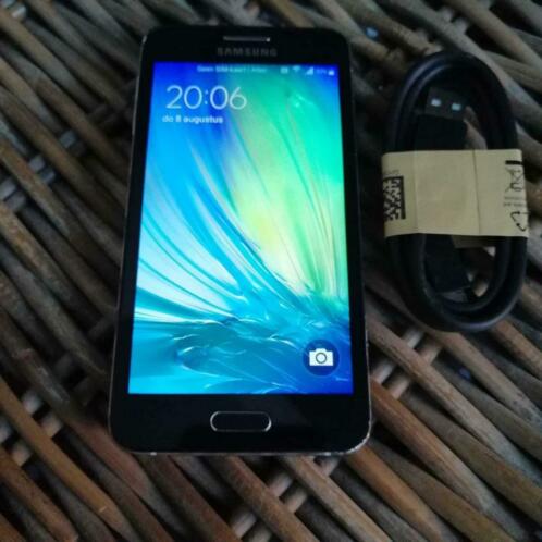 Samsung Galaxy A3 Zwart - 16GB - GRATIS Verzending