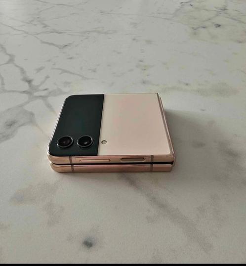 Samsung Galaxy Flip 4, 5G, 256GB (plastic zit er nog op)