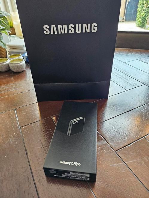 Samsung Galaxy Flip 6 (geseald) 256GB  hoesje  garantie