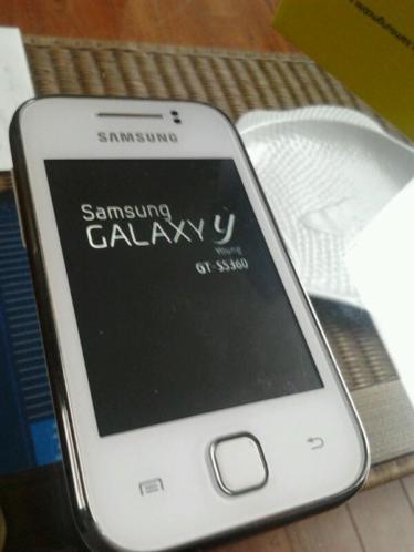 Samsung galaxy Gt-S5360 wit