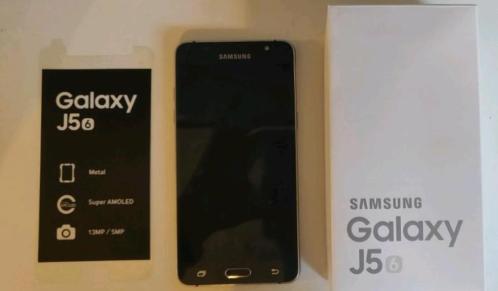 Samsung Galaxy J5 2016 ( beschadigingen,exl. Oplader)