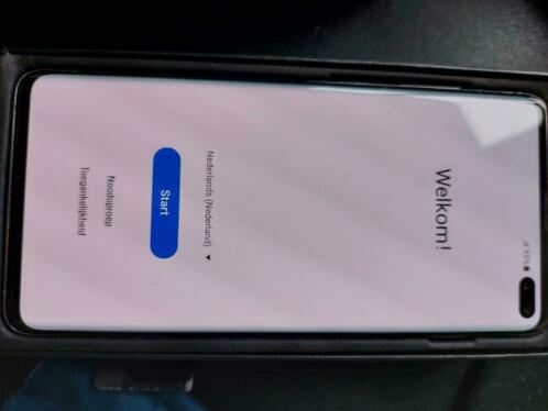 Samsung Galaxy S10 plus 128 GB prism black met accessoires.