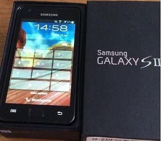 Samsung Galaxy S2 met enkele barsten in scherm