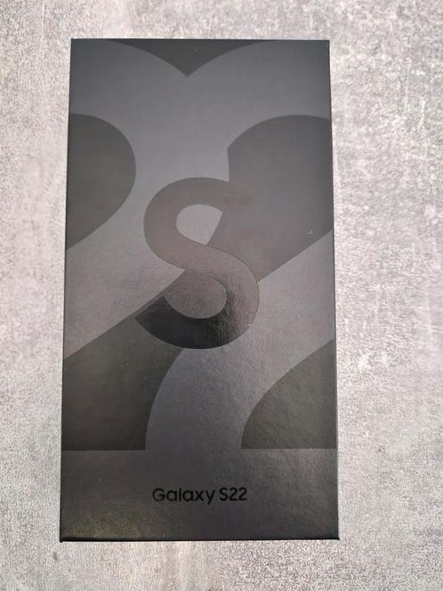 Samsung Galaxy S22 phantom black. Nieuw