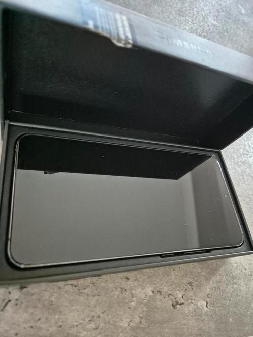 Samsung Galaxy S22 zwart -256 gb -8 gb in doos
