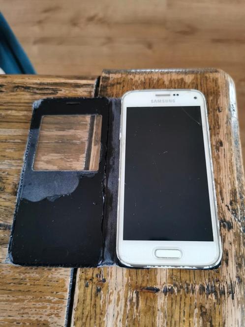 Samsung galaxy S5 mini 16GB met screenprotector en hoesje