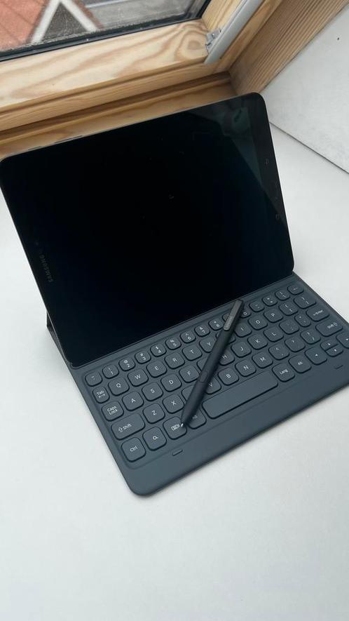 Samsung galaxy Tab S3 with pen and keyboard