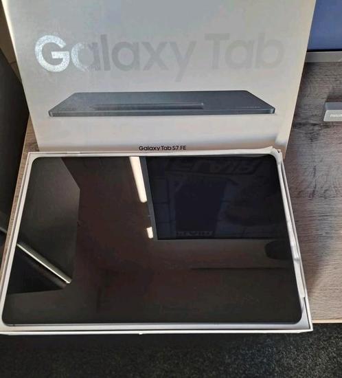 Samsung Galaxy tab S7 FE 12.4 met smart keyboard(origineel)