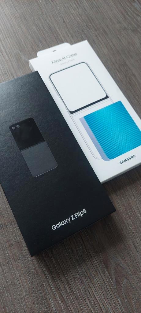 Samsung Galaxy Z flip 5, 512 GB GESEALD  hoesje