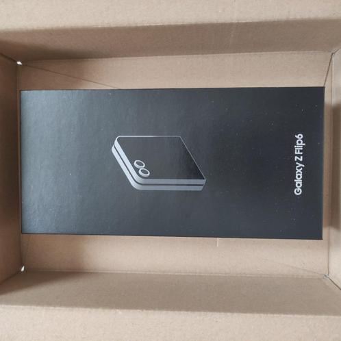 Samsung Galaxy Z Flip6 256GB sealed nieuw  Flipsuit case