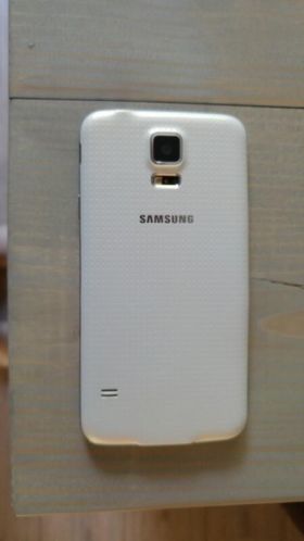 Samsung galaxyS5 wit