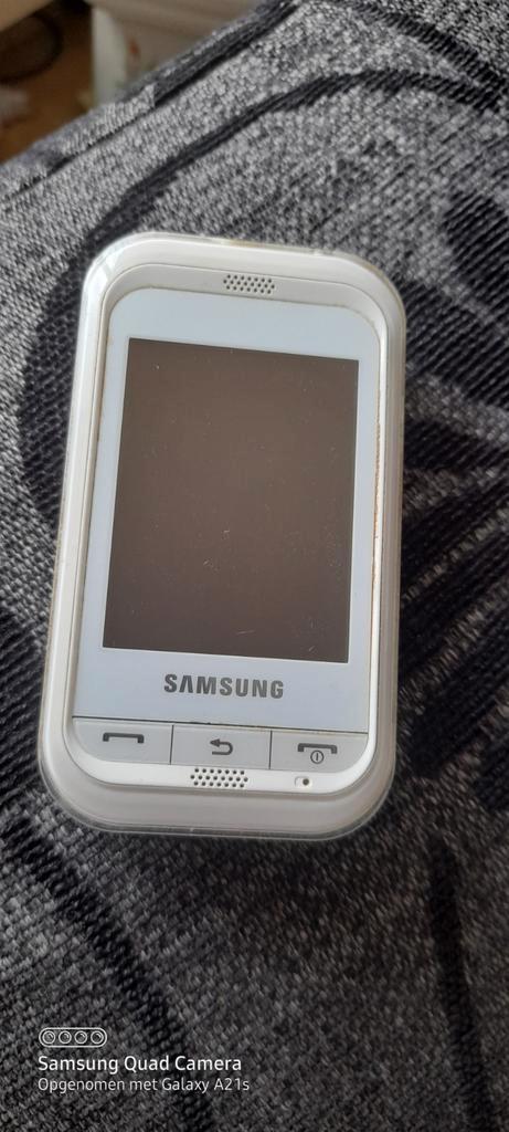 Samsung GT-C3300K    ssn C3300KGSMH mobile phone