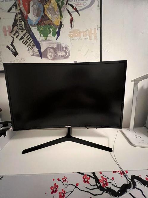 Samsung LC27F396FHRXEN - 27 inch - 1920 x 1080 (Full HD)