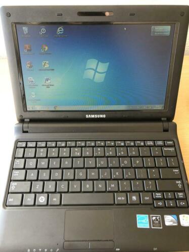 Samsung mini laptop (afmeting 19 bij 26 cm)