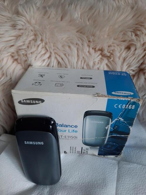 Samsung mobiel GT-E1150i Tinanium Silver met oplader