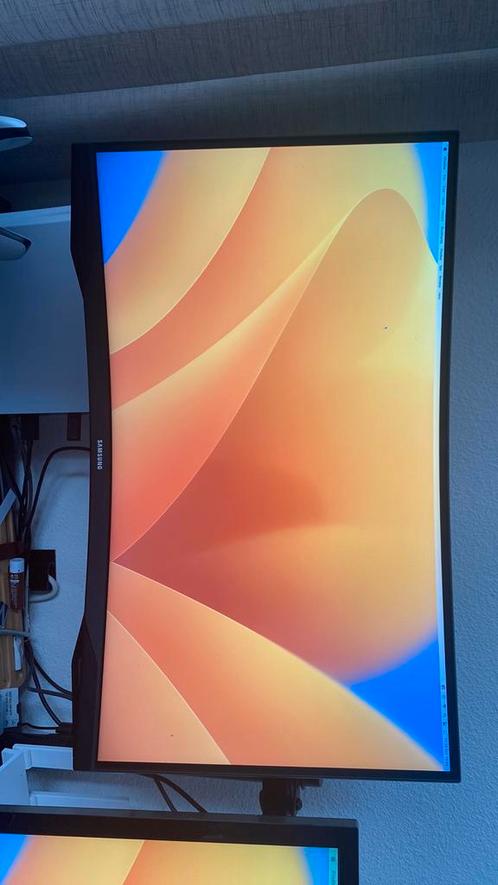 Samsung Odyssey G5 amp Samsung U28E590D monitors for sale