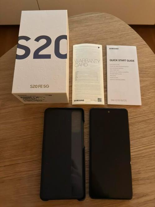 Samsung S20fe met Smart Cover hoesje