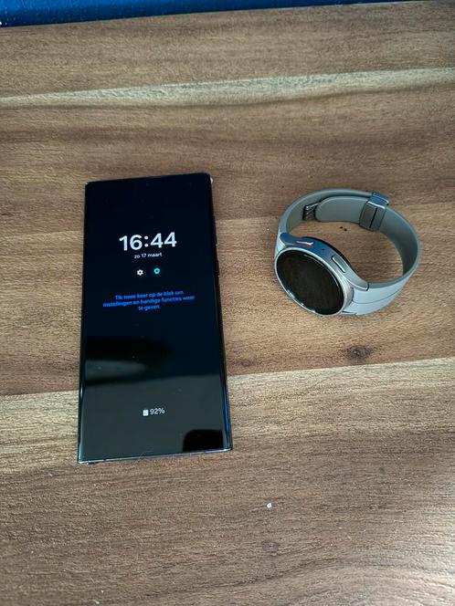Samsung s22Ultra 128 Gb en Samsung smartwatch 5 pro