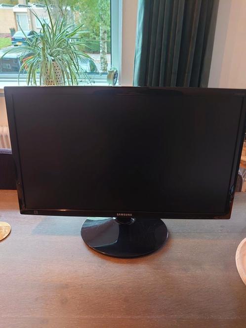 Samsung S24D340 24 inch monitor