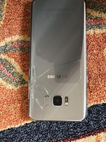 Samsung s8 plus met kapotte achterkant