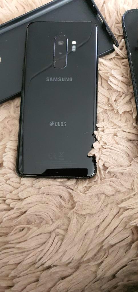 Samsung s9 plus met cover s. ziet er prachtig uit.GEENSCHADE