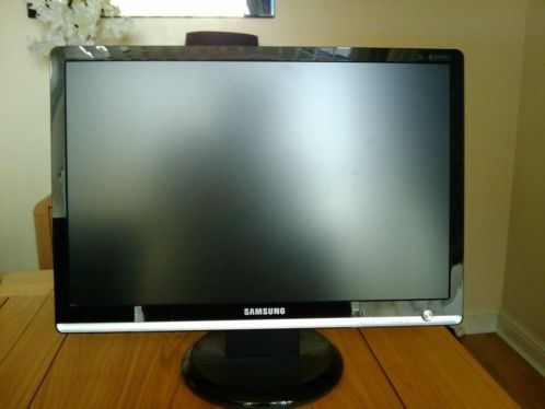 Samsung SyncMaster 226BW 22 inch beelscherm ZGAN  Compleet