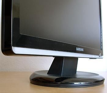 Samsung SyncMaster 226BW monitor