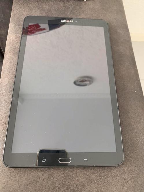 Samsung tab A . Maar er is geen doosje en een lader er bij