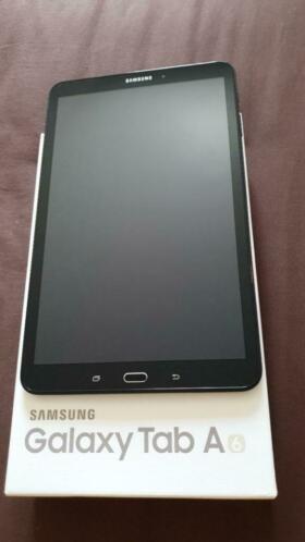 Samsung tablet A 10 inch met doos en boekjes.