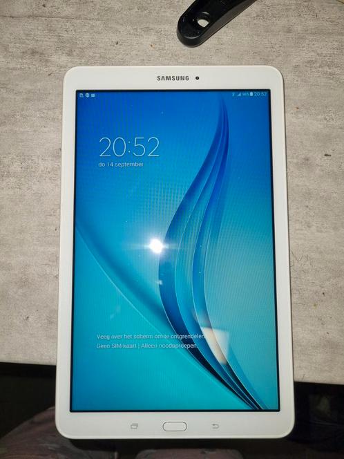 Samsung Tablet SM-T561 wit, zo goed als nieuw.