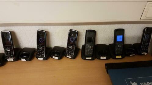 samsung telefooncentrale met ca. 12 telefoons.