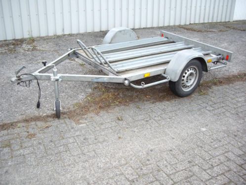 Saris motortrailer motor aanhanger.