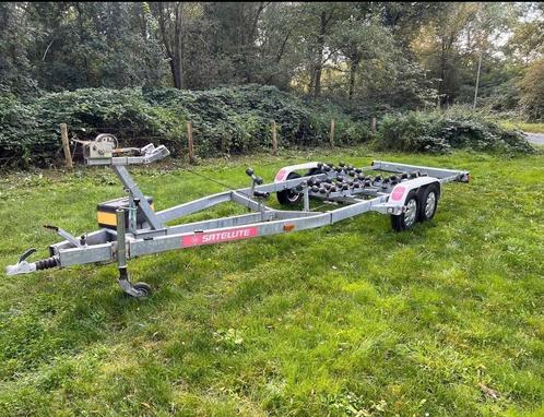 Satellite tandemas trailer 2120KG met Belgische papieren