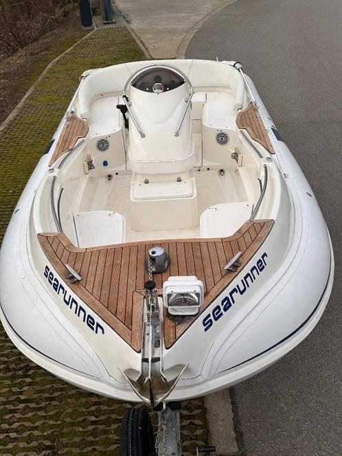 Scanner Envi 710 met diesel Steyer inboard motor
