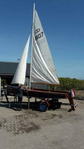 Schakel zeilboot 4.80 met midzwaard, mast en trailer
