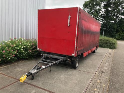 Schamelwagen met rangeersysteem in goede conditie.