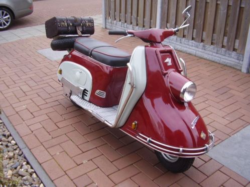 schitterende Heinkel 103 a1 1958- vespa super 150 03978