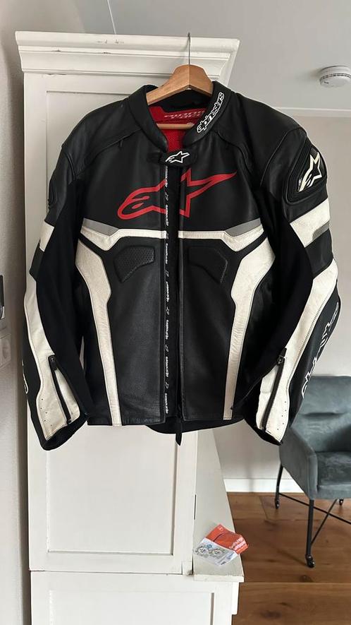 Schitterende leren motorjas van Alpinestars. Maat 52