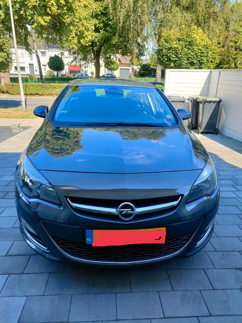 Schitterende Opel Astra Notch back Sedan