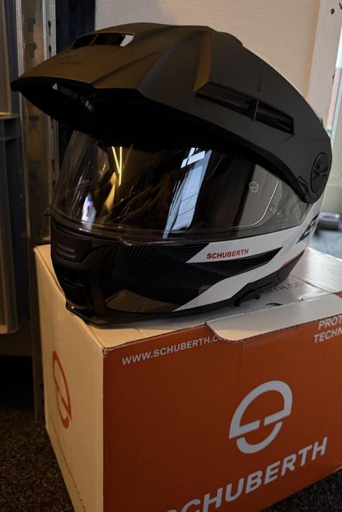 Schuberth E2 Defender witblauwrood  SC2 intercom