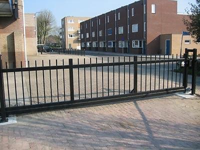 Schuifpoort  Schuif hek  hekwerk industrie hek schuifhek