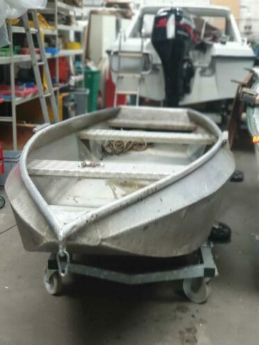 Schuurvondst  Aluminium 4 m roeiboot