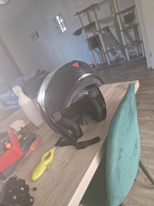 Scooter helm met ingebouwde zonne bril