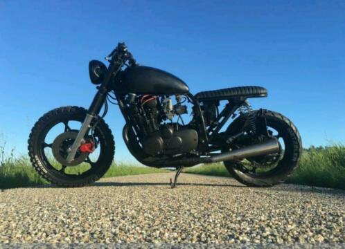 Scrambler, caferacer, naked bike