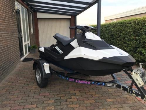 Sea Doo Spark 3UP 900 HO IBR 2016 10 vaaruren incl. trailer